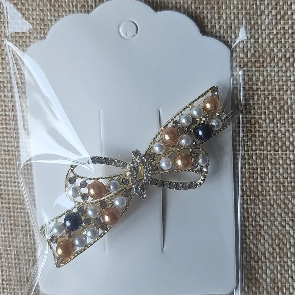 NIP Elegant Gold, Silver, Rhinestone And Pearl Bow Hair Claw Clip